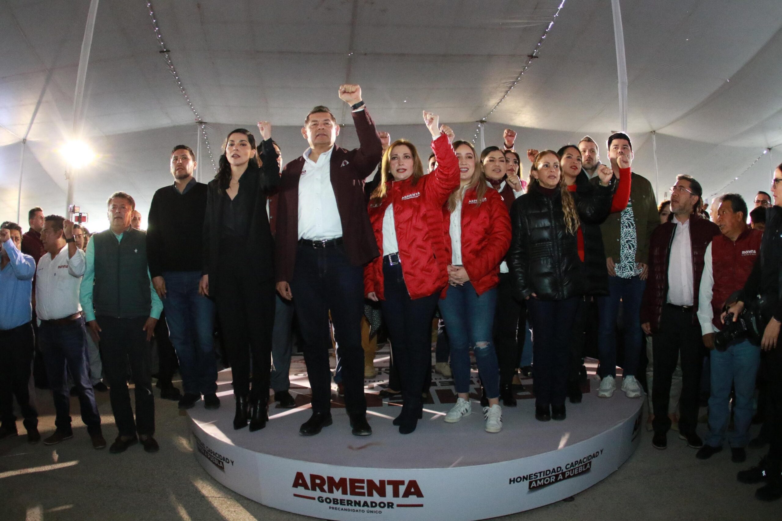  Apostar por educación y desarrollo tecnológico generará calidad de vida a poblanos: Armenta