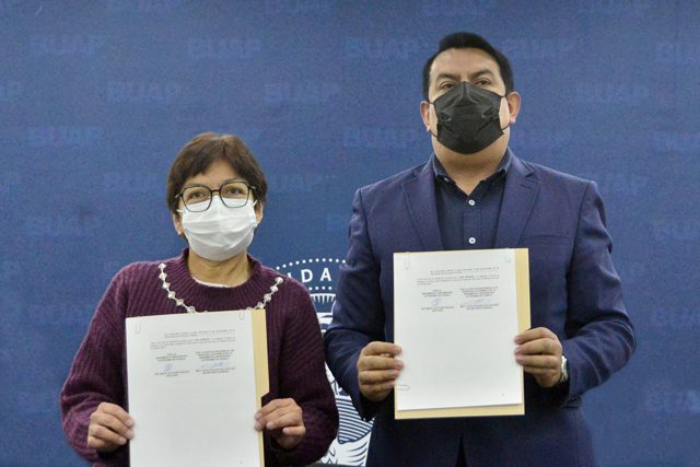  Con un aumento de 4 por ciento firma BUAP contratos colectivos de trabajo con SITBUAP y ASPABUAP