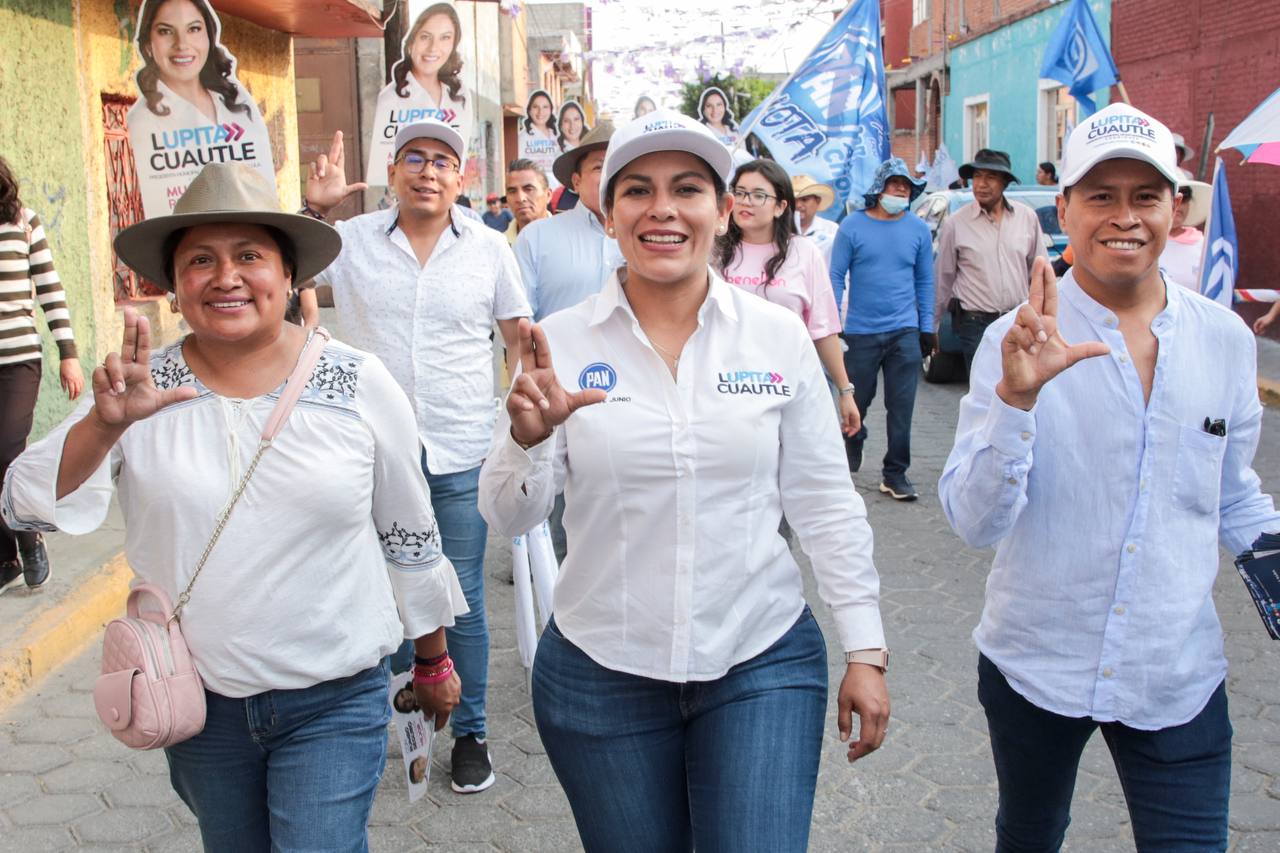  Santa María Tonanzintla recibe con brazos abiertos a Lupita Cuautle