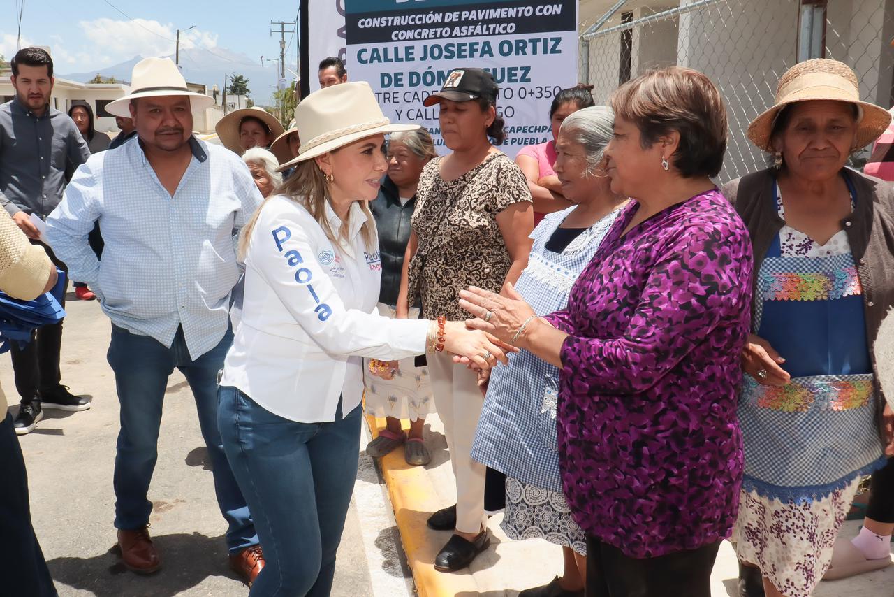  Entrega Paola Angon vialidad principal en San Gregorio Zacapechpan