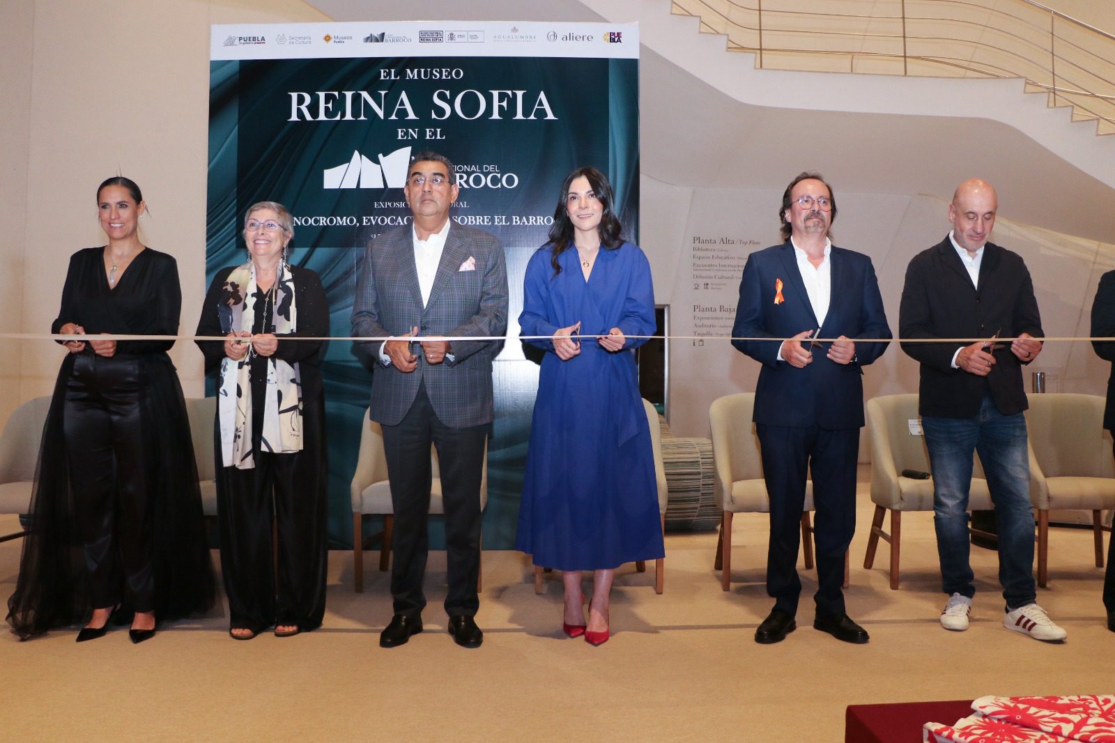  Inaugura Sergio Salomón Exposición Internacional “Monocromo, evocaciones sobre el Barroco”