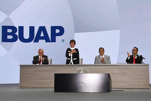  Juntos caminamos con pasos firmes, asegura la Rectora Lilia Cedillo al rendir su Tercer Informe de Labores