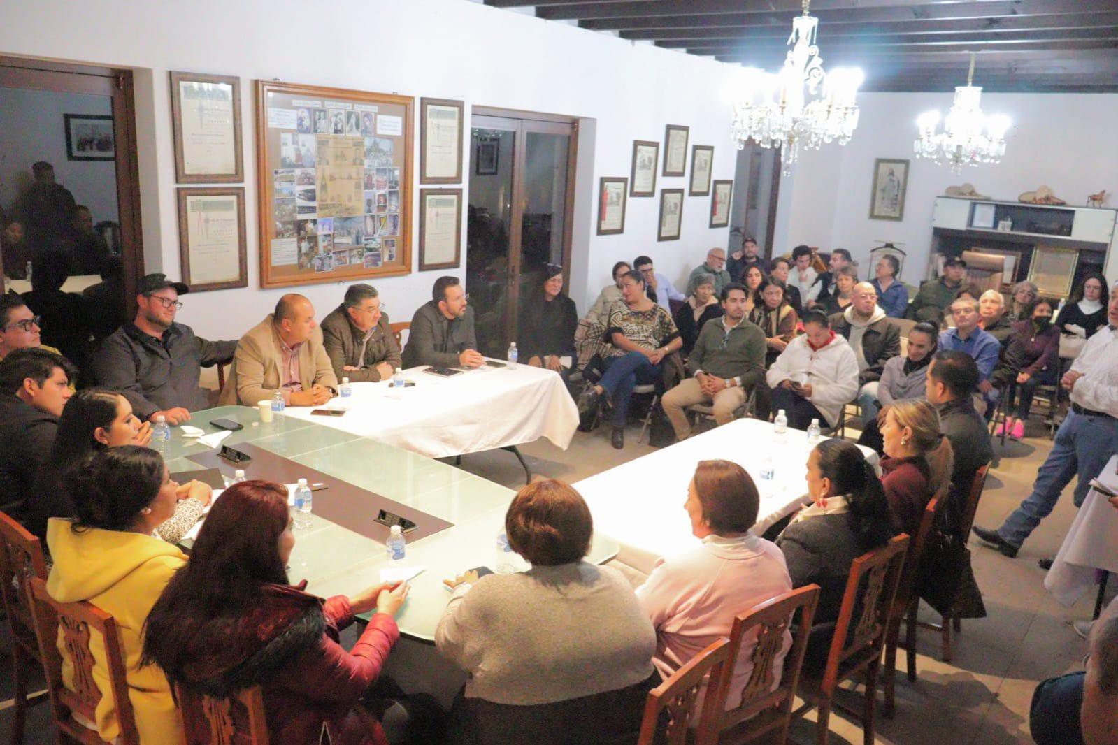  Se reúne Tonantzin Fernández con presidentes de fraccionamientos de Zerezotla 