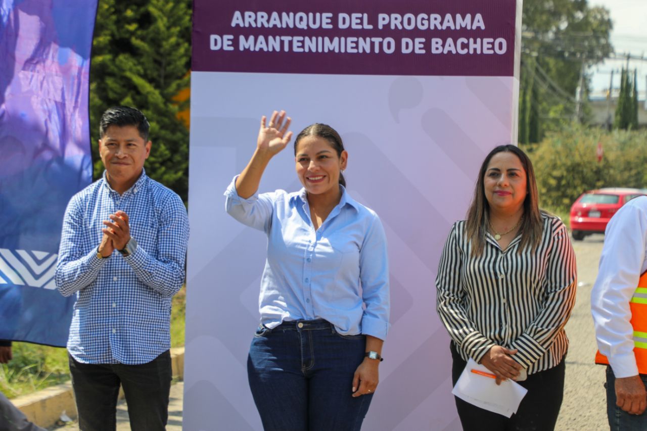  Arranca Lupita Cuautle con el Programa Emergente de Bacheo