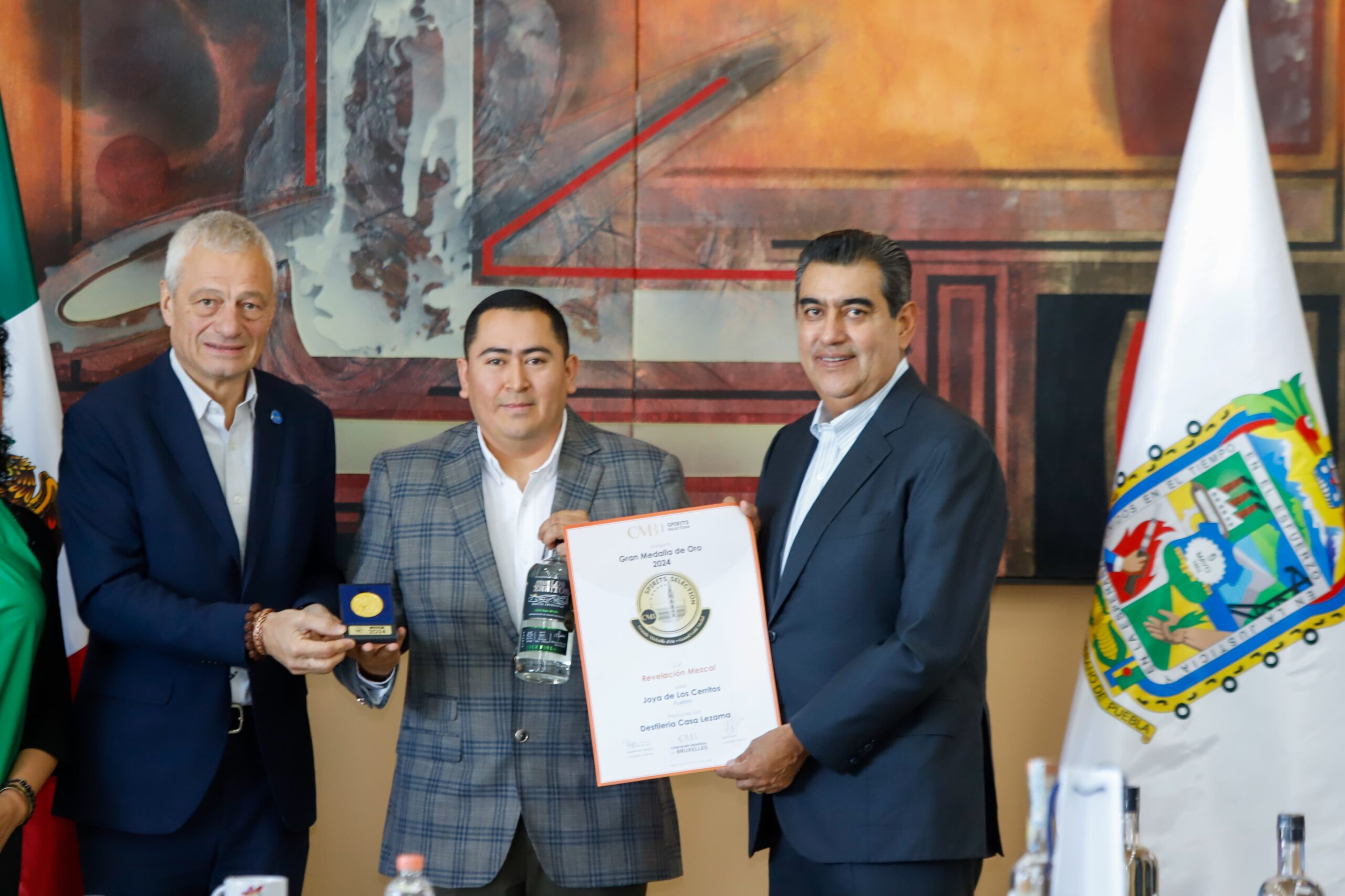  Conquistan mezcales poblanos certamen “Mexico Selection 2024”