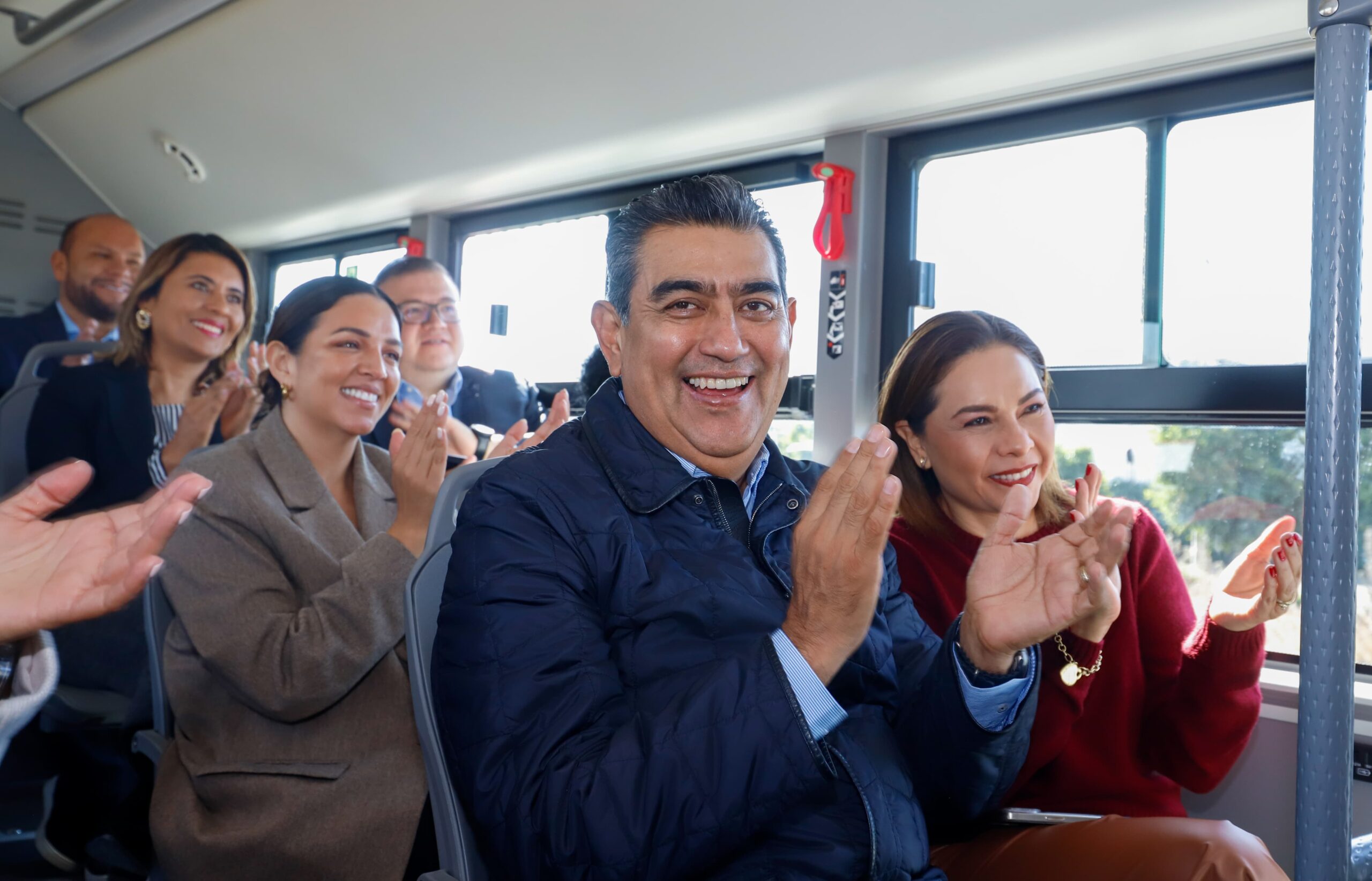  Fortalece gobierno de Sergio Salomón conectividad; inicia sistema metropolitano de transporte