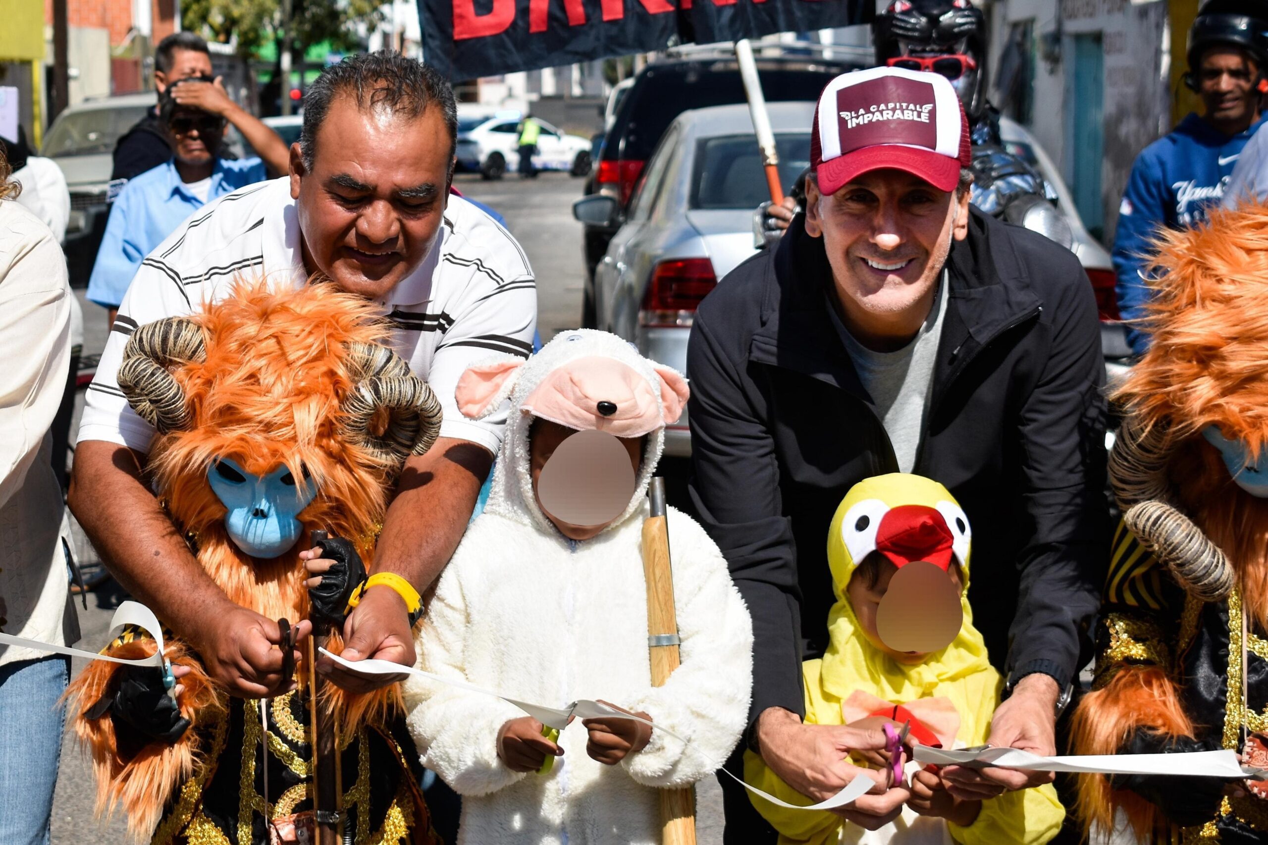  Acude Pepe Chedraui al corte de listón para el inicio del Carnaval de San Baltazar Campeche