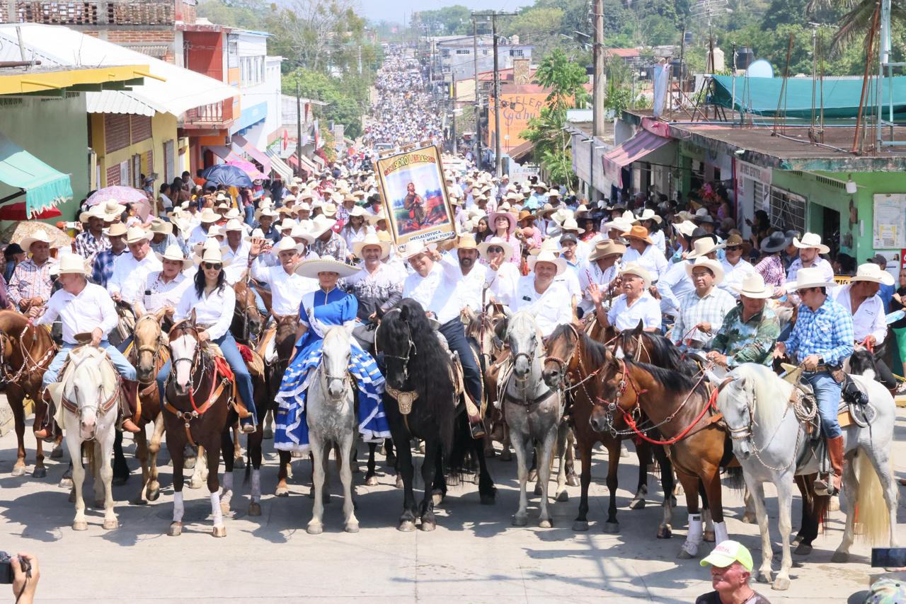  Gobernador Armenta se une a la cabalgata más grande en honor a San Isidro Labrador