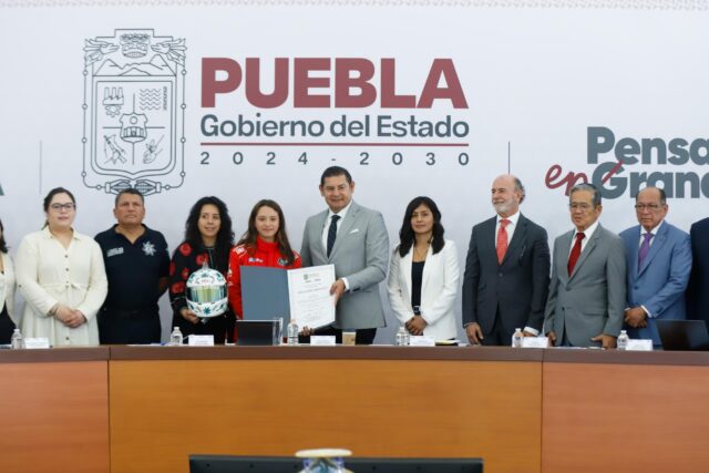Sol Diaz talento poblana NASCAR Alejandro Armenta Puebla