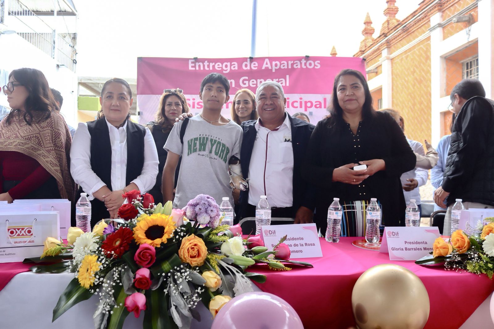  No me cansaré de tocar puertas: Gloria Barrales gestiona y entrega masivamente aparatos ortopédicos y prótesis a ciudadanos de Amozoc