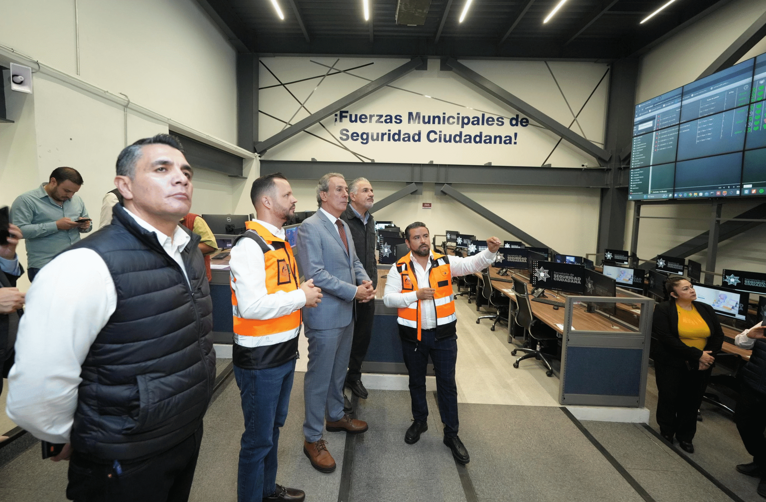  Encabeza Pepe Chedraui supervisión en el Centro de Monitoreo Semafórico de la capital