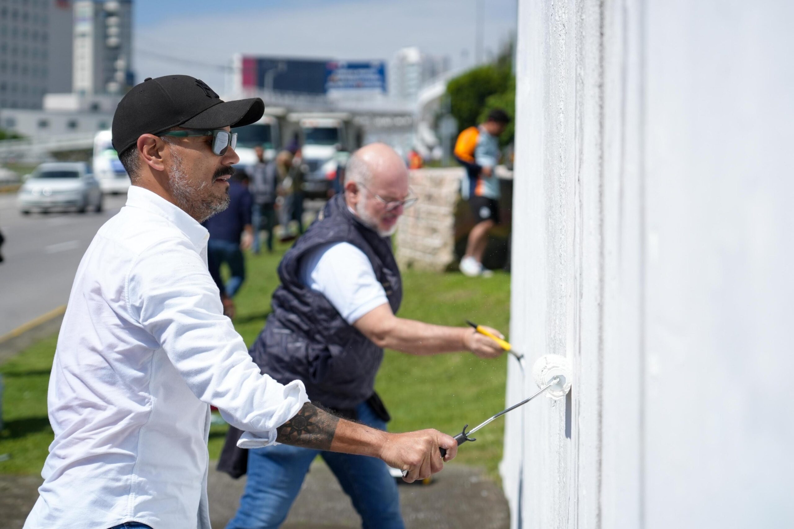  Realiza Gobierno de la Ciudad jornada de mantenimiento en la Vía Atlixcáyotl