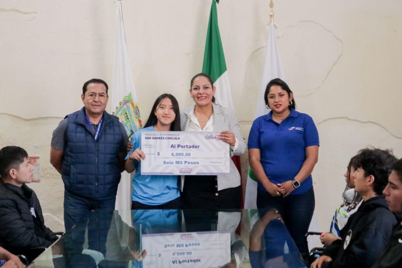  Impulsa Lupita Cuautle con becas al talento deportivo en San Andrés Cholula