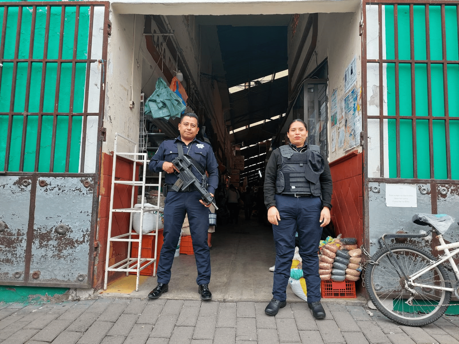  Operativos permanentes en mercados de San Pedro Cholula para salvaguardar el orden y la seguridad