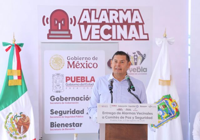 Entrega de alarmas vecinales en Puebla Armenta (2)