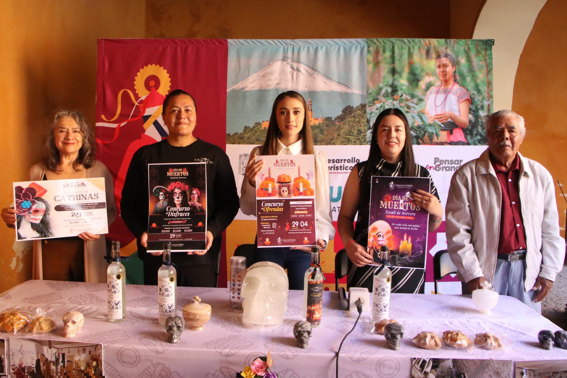  Tecali de Herrera celebra temporada de muertos con orgullo y tradición
