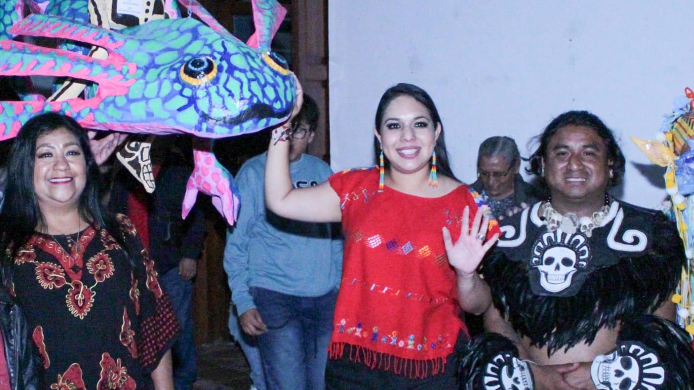  Tonantzin Fernández inaugura el Corredor de Ofrendas en el Complejo Cultural