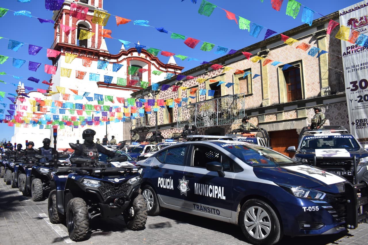  Tonantzin Fernández encabeza banderazo del Operativo “Buen Fin 2025” en San Pedro Cholula