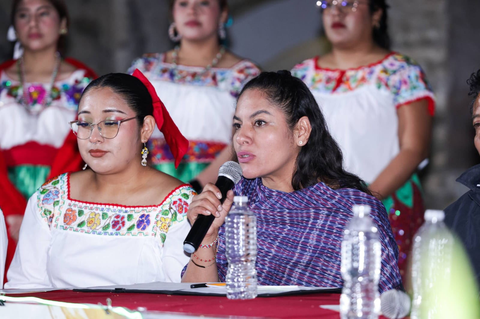  Anuncia Lupita Cuautle actividades de las floreras y castilleros durante Fiesta Patronal de San Andrés Apóstol