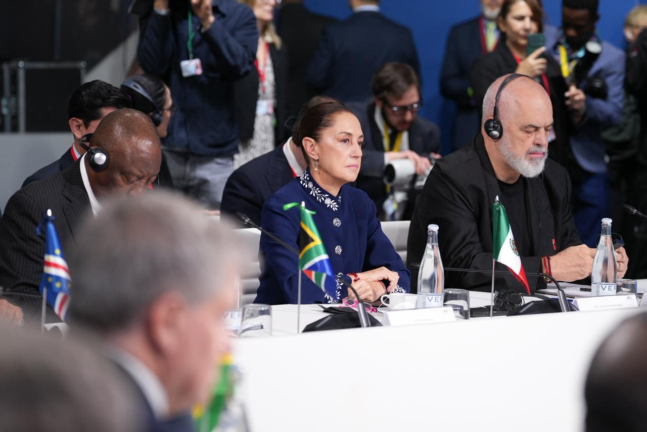  Presidenta Claudia Sheinbaum Propone en IV Cumbre en Defensa de la Democracia en Barcelona España, destinar 10% del Gasto Mundial en armamento a Programa Global de Reforestación y Declaración en contra de la Intervención Militar en Cuba
