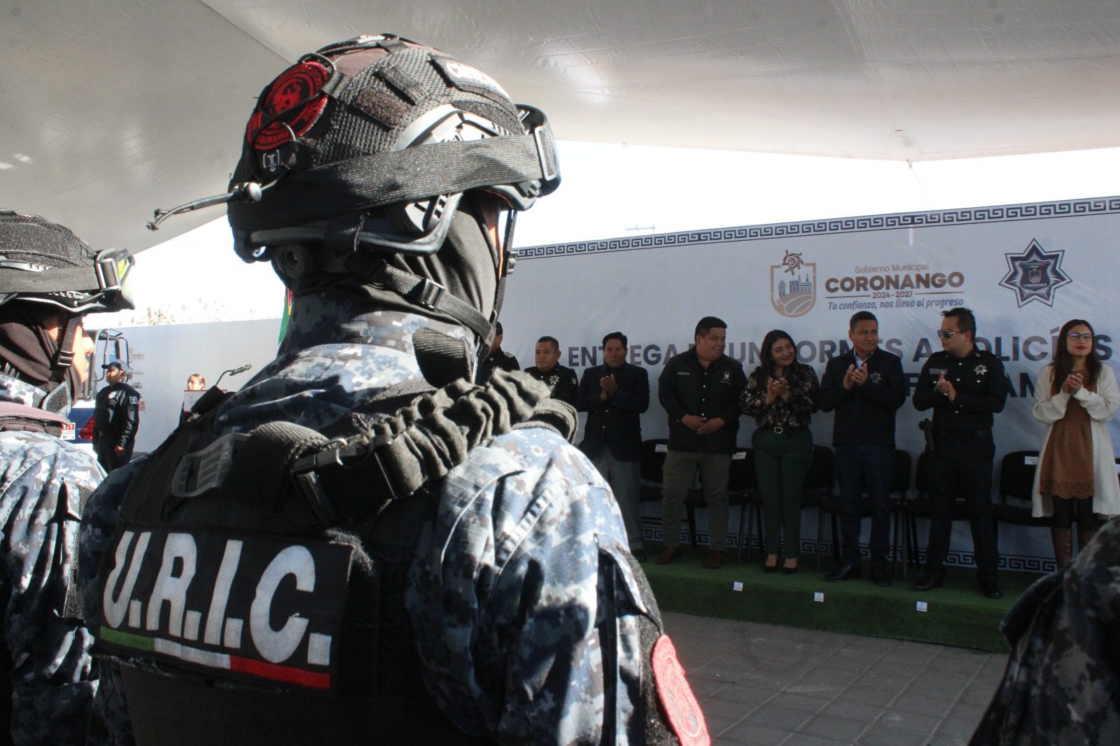  Con inversión de 4.7 mdp, Armando Aguirre entrega equipo a policías de Coronango