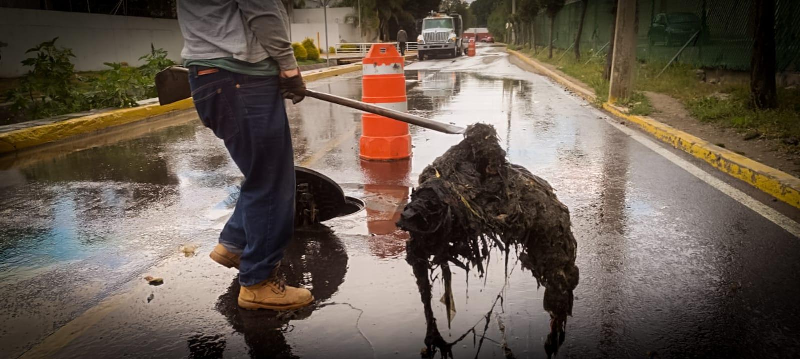  SOSAPACH atiende afectaciones por lluvias y advierte sobre impacto de la basura en el drenaje