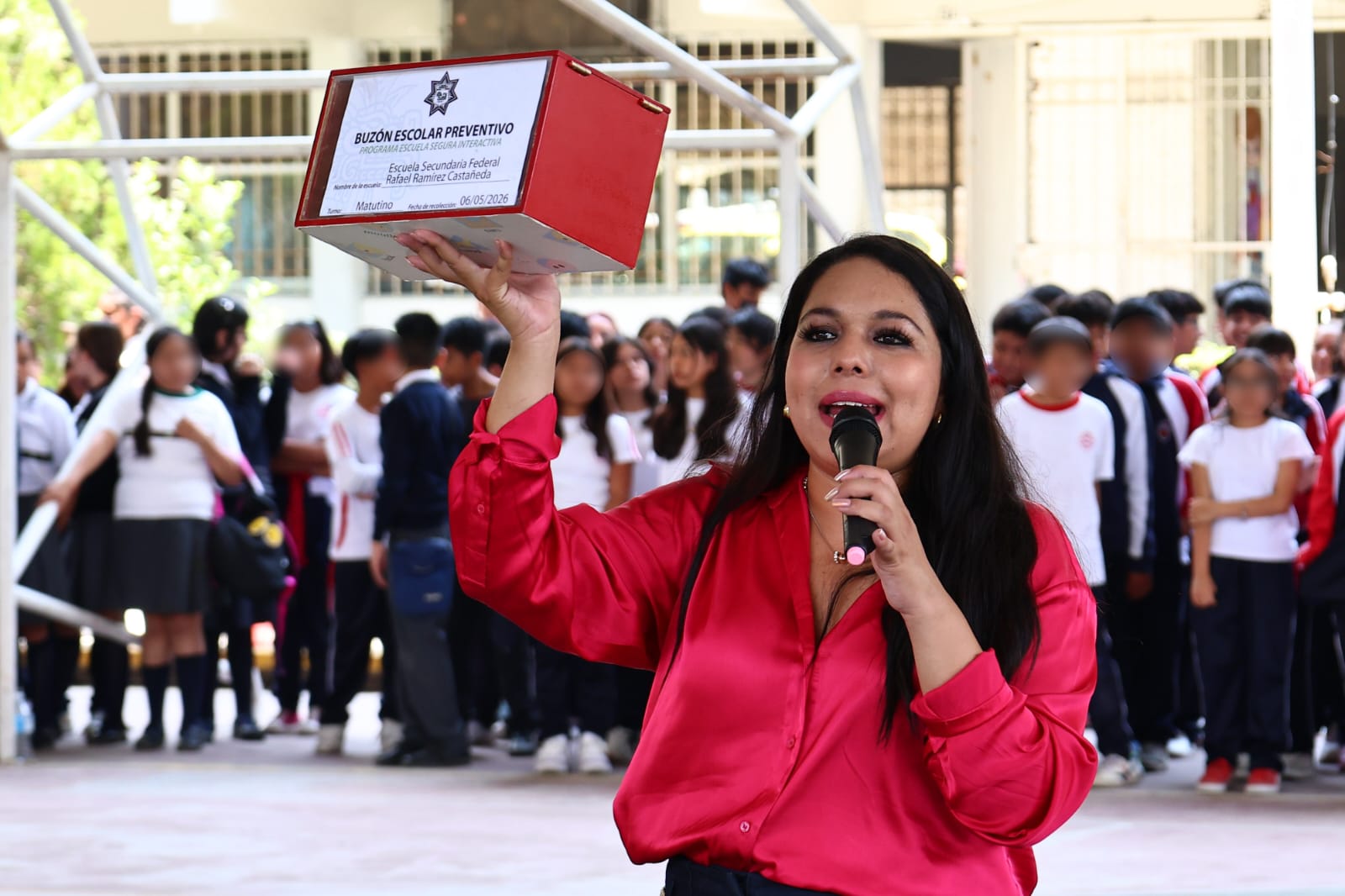  Con “Buzón Rojo”, Tonantzin Fernández fortalece la prevención en escuelas de San Pedro Cholula