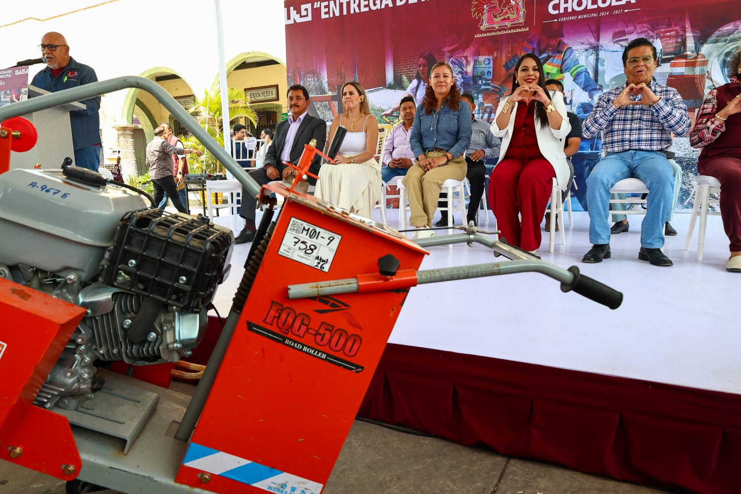  Con nuevos módulos de bacheo, Tonantzin Fernández refuerza la movilidad en San Pedro Cholula
