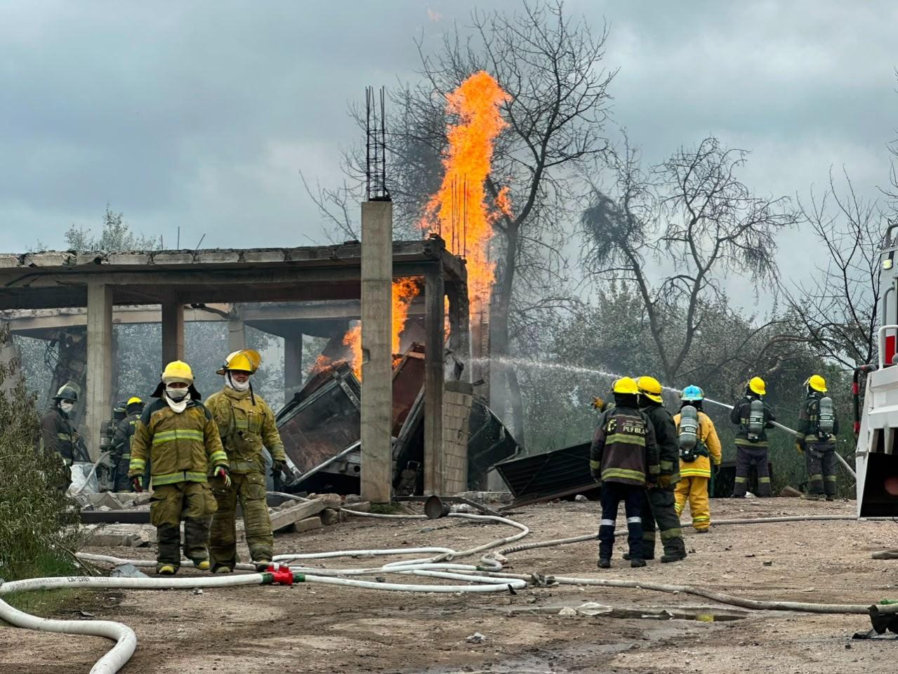  Autoridades mantienen monitoreo de afectaciones luego de explosión en bodega de Tepeaca