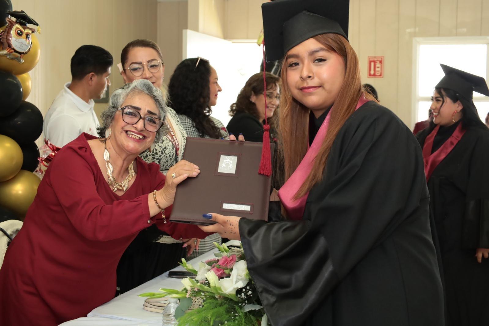  Impulsan Tonantzin Fernández y Lupita Fernández la capacitación para el desarrollo de las y los cholultecas