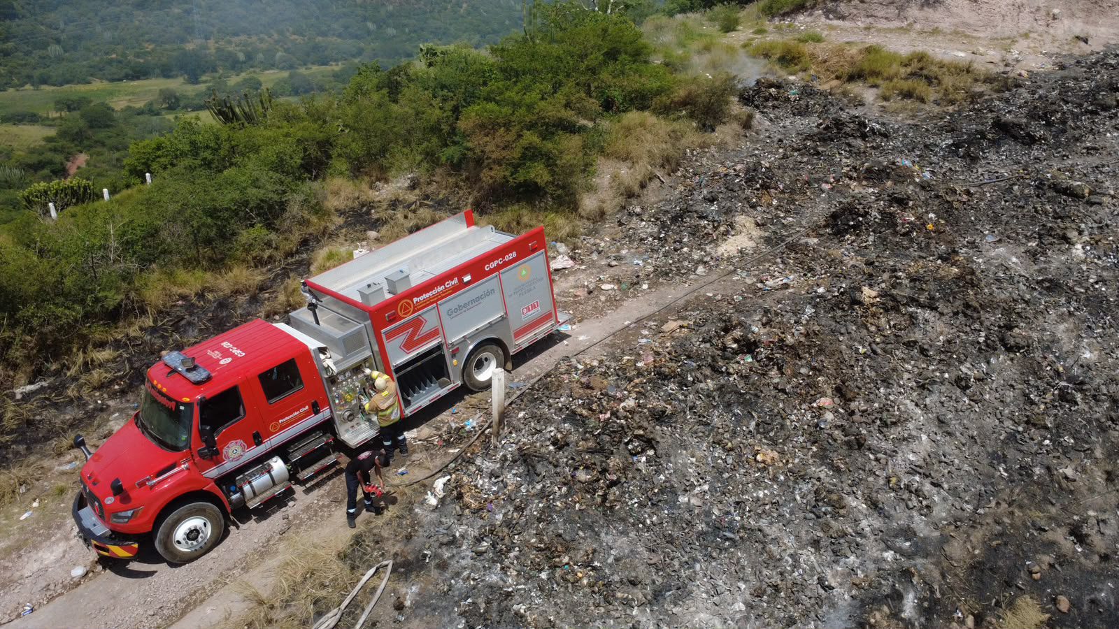  Protección Civil reporta 60% de control en incendio de Acatlán
