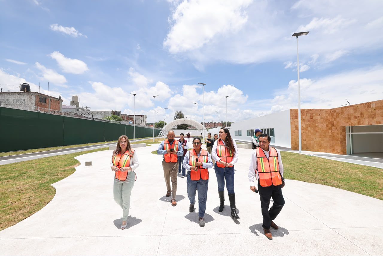  Supervisa Ceci Arellano avance de obra en casa del Abue Oriente