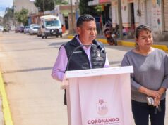 Entrega Armando Aguirre rehabilitación en calle Ignacio Zaragoza afectada por socavón