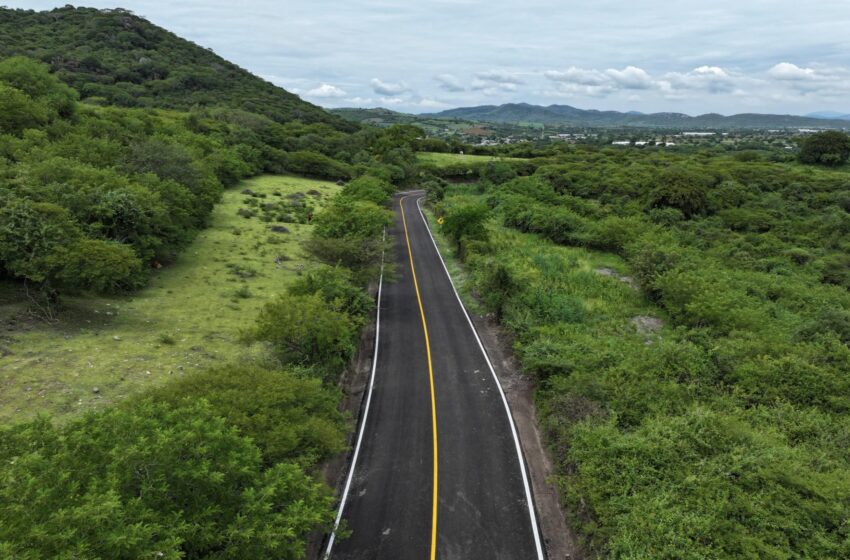  Gobierno estatal abre conexión con Morelos con la pavimentación de la carretera Achichipico – San Miguel