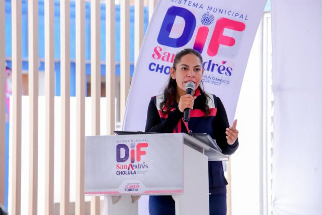 Contribuye Lupita Cuautle en mejorar la movilidad de personas con entrega de plantillas ortopédicas