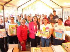 Impulsa Tonantzin Fernández educación de la niñez cholulteca con entrega de libros de texto